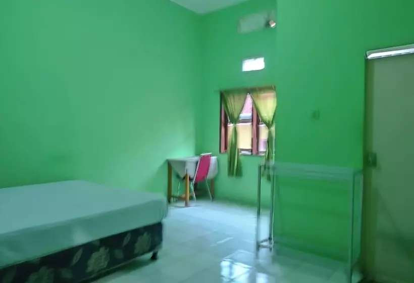 ホテル Oyo 92724 Penginapan Syariah Al Syifa