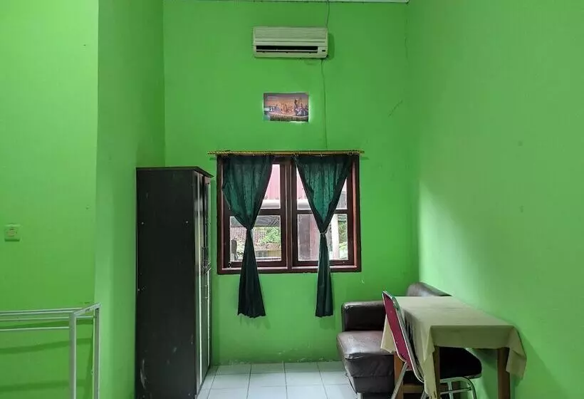 ホテル Oyo 92724 Penginapan Syariah Al Syifa