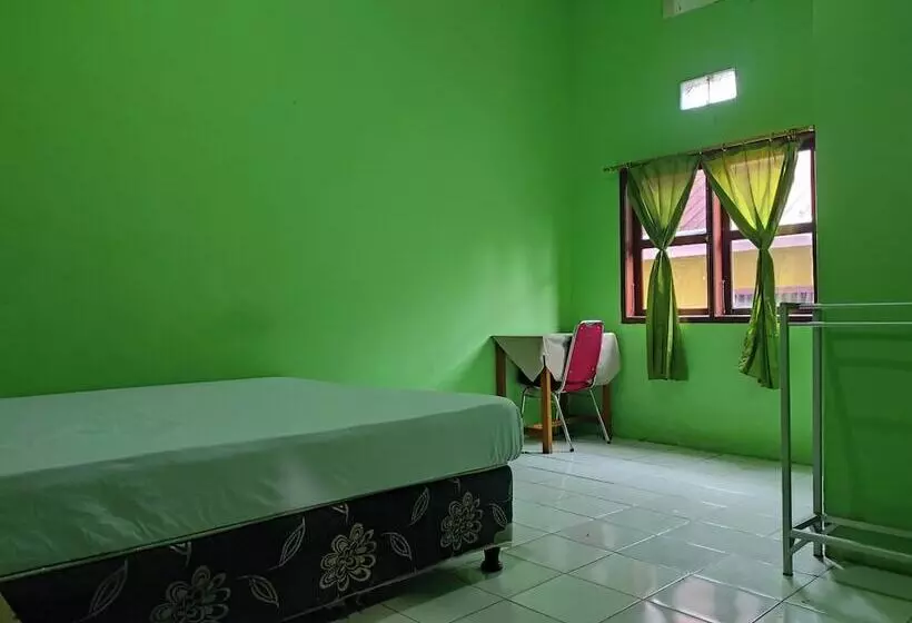 ホテル Oyo 92724 Penginapan Syariah Al Syifa