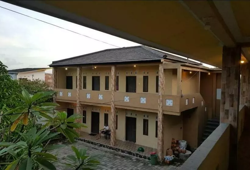 ホテル Oyo 92756 Kos Moncok