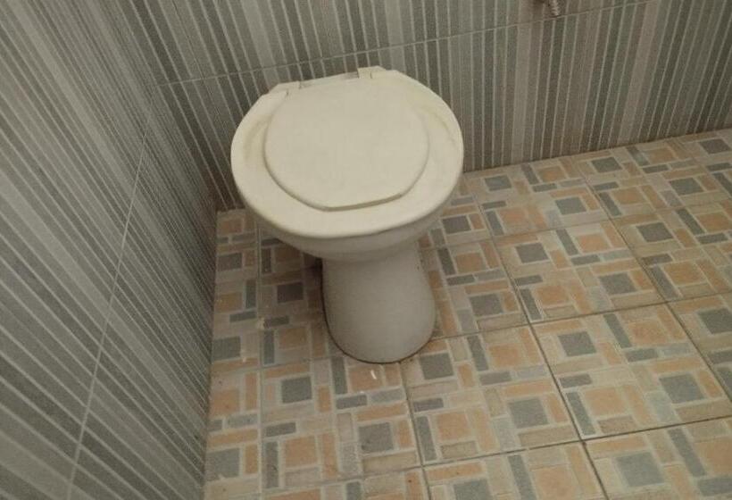 Hotel Oyo 92756 Kos Moncok