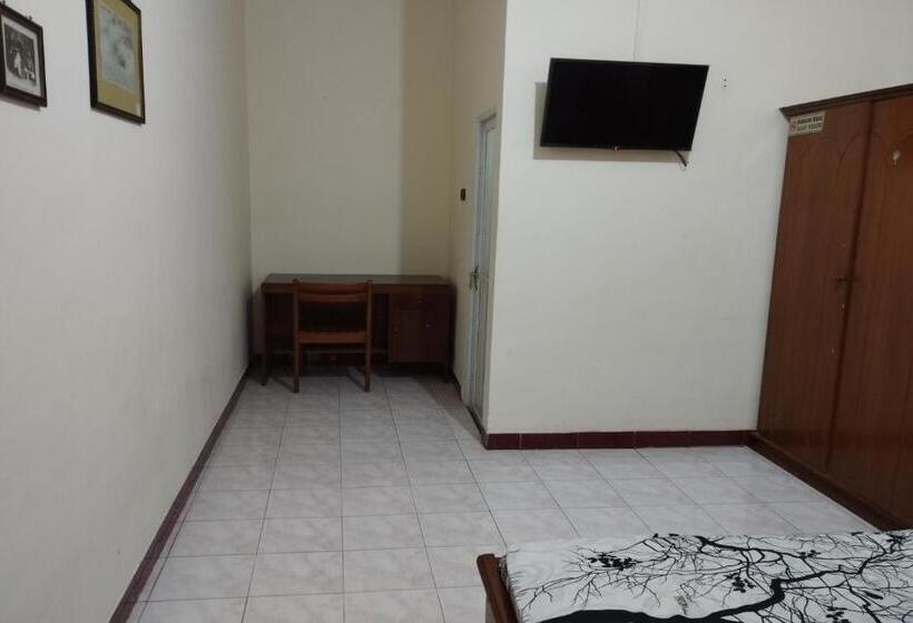 Hotel Oyo 92756 Kos Moncok