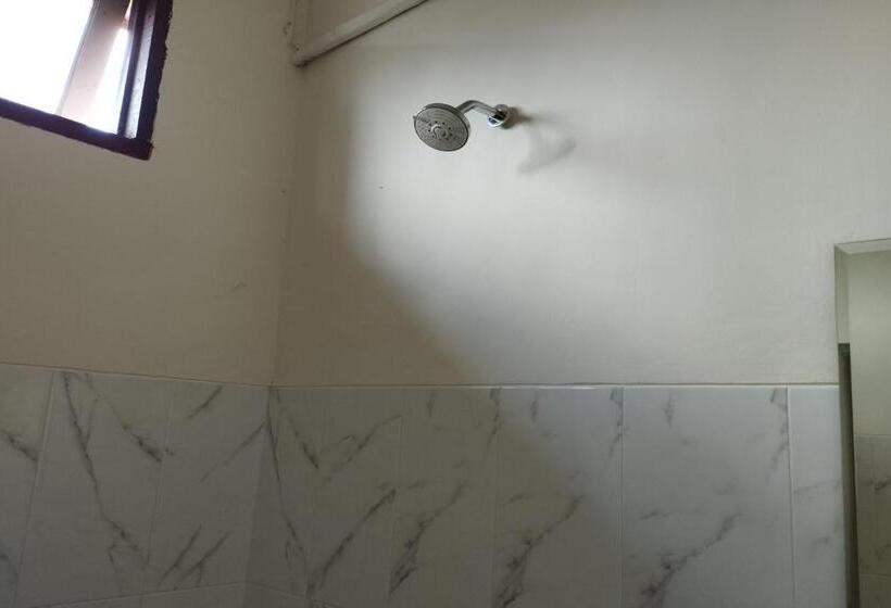 Hotel Oyo 92756 Kos Moncok