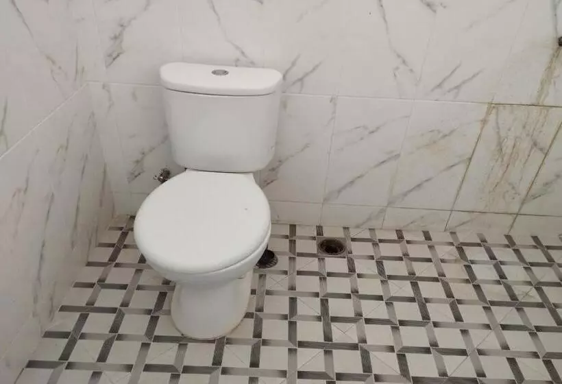 ホテル Oyo 92756 Kos Moncok