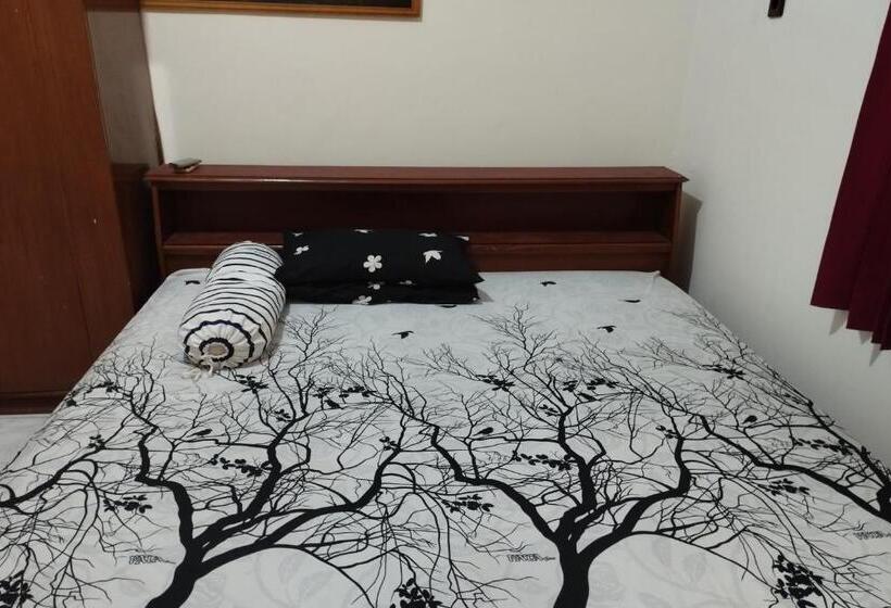 Hotel Oyo 92756 Kos Moncok