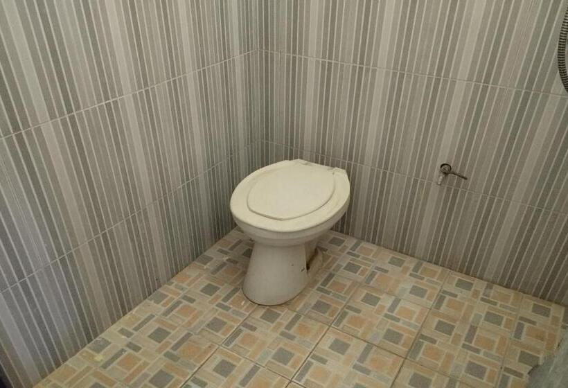 Hotel Oyo 92756 Kos Moncok