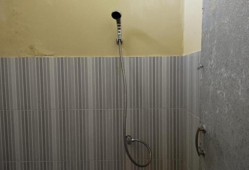 Hotel Oyo 92756 Kos Moncok