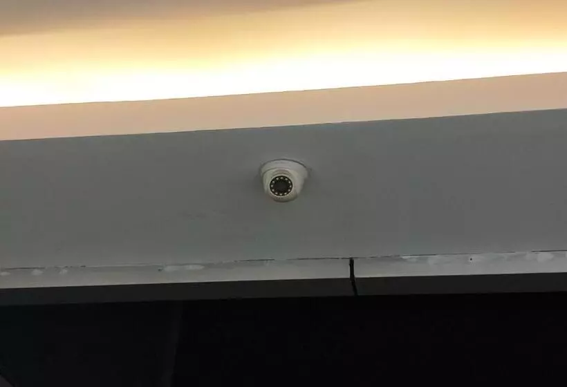 ホテル Oyo 92756 Kos Moncok