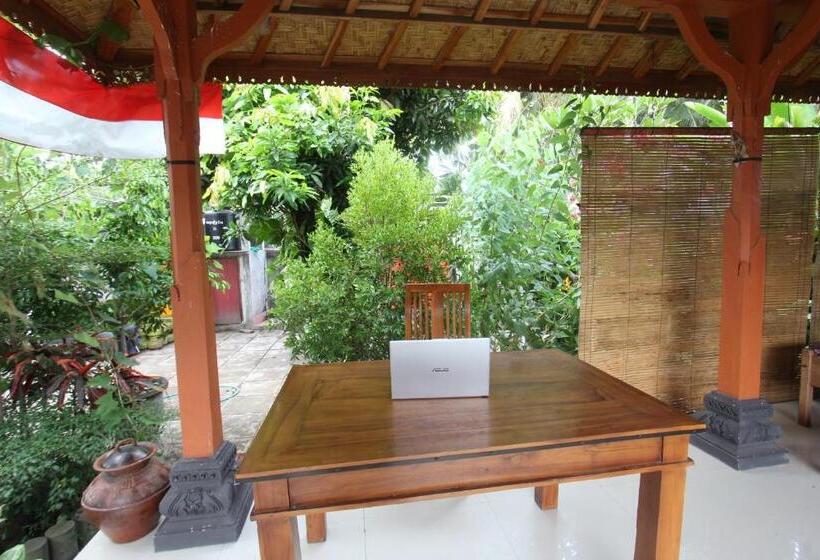 Hotel Oyo 92756 Kos Moncok