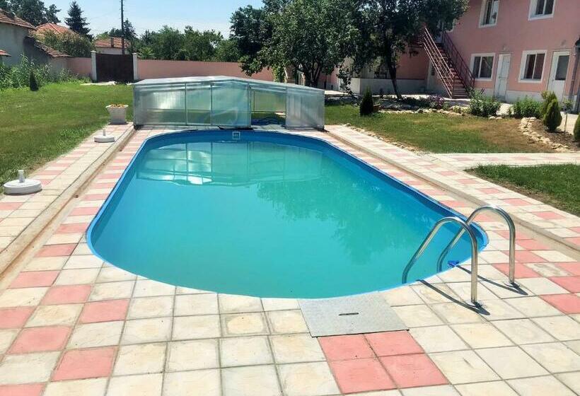 Pensionat изворът   La Source