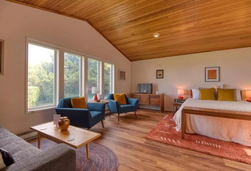 Retkeilymaja #stayinmydistrict Cape Arago Studio Suite