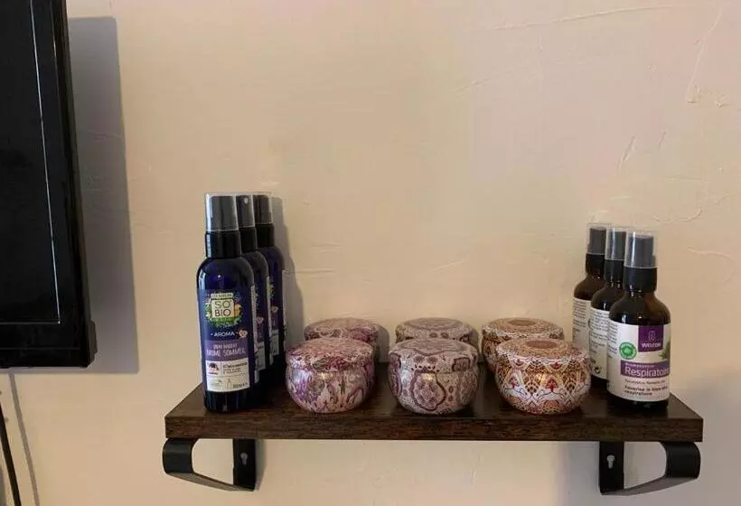 Aamiaismajoitus (B&B) Chez Franck Et Sandra, Plein Centre Ville , 2eme étage