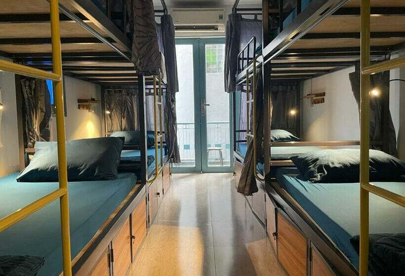 هتل کپسول Joy Hostel