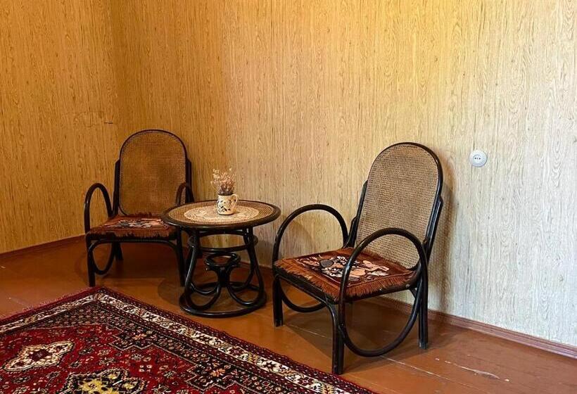 پانسیون Papoyan Guest House