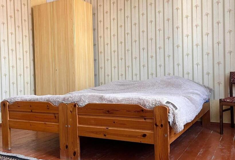 پانسیون Papoyan Guest House