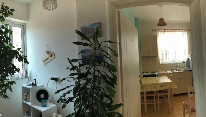 پانسیون Villa Xhelili