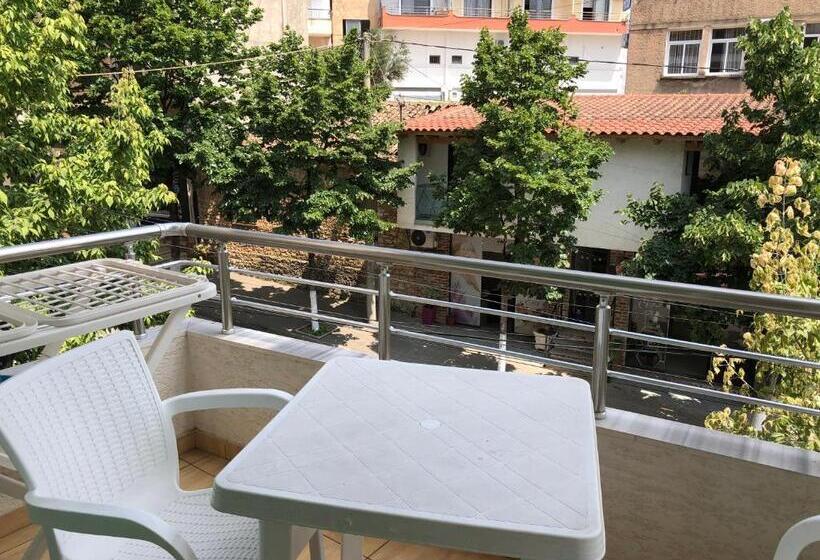 پانسیون Villa Xhelili