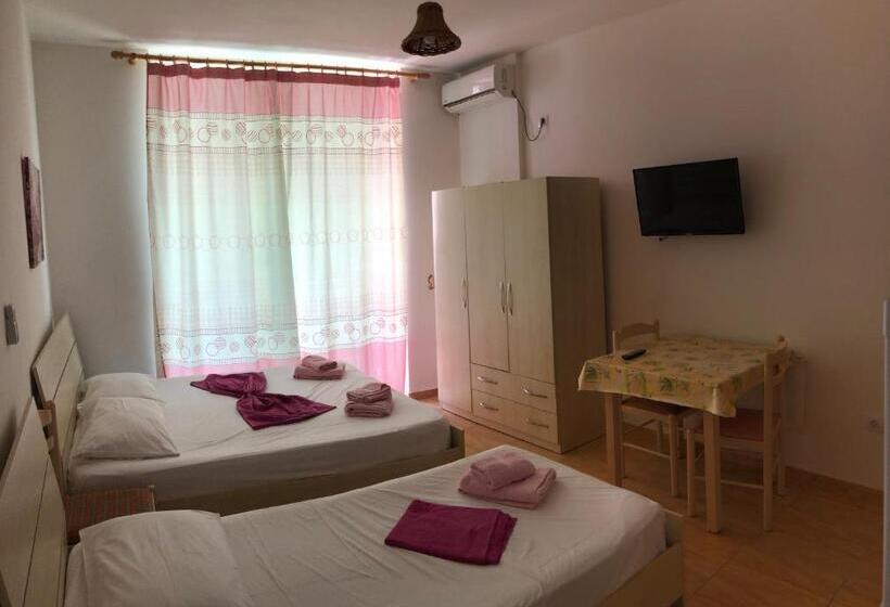 پانسیون Villa Xhelili