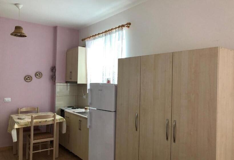 پانسیون Villa Xhelili