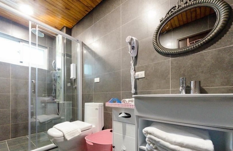 تختخواب و صبحانه Bear House