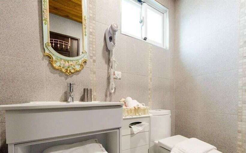 تختخواب و صبحانه Bear House