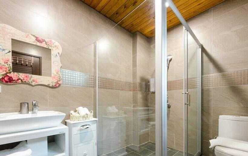 تختخواب و صبحانه Bear House