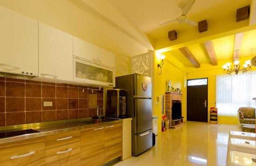 تختخواب و صبحانه Bear House