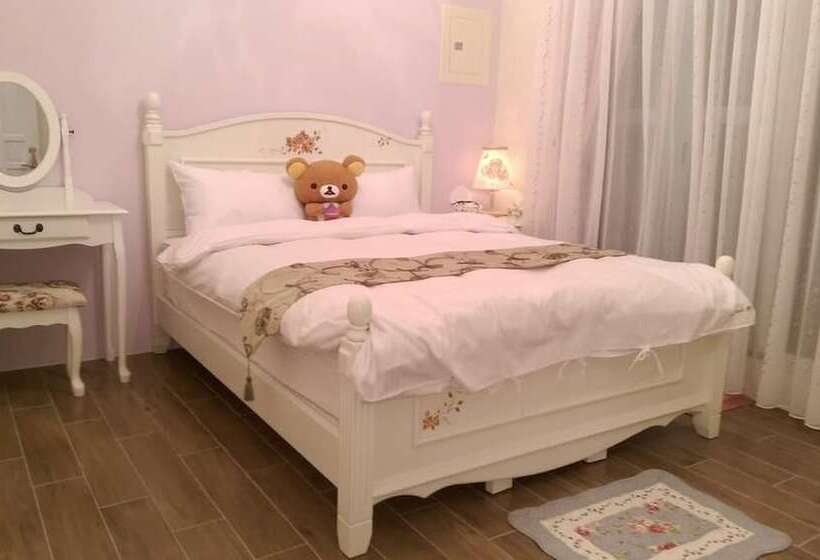 تختخواب و صبحانه Bear House