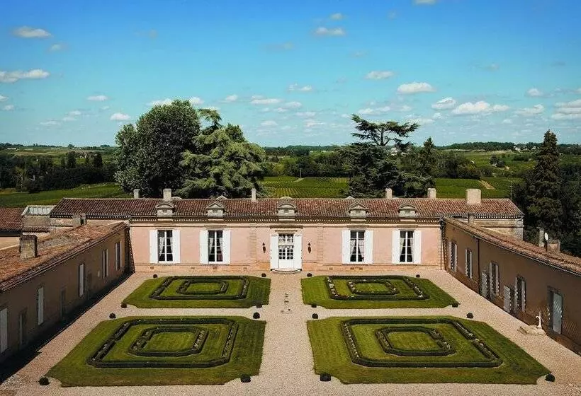 ベッドアンドブレックファースト Château Fombrauge Bernard Magrez Luxury Wine Experience
