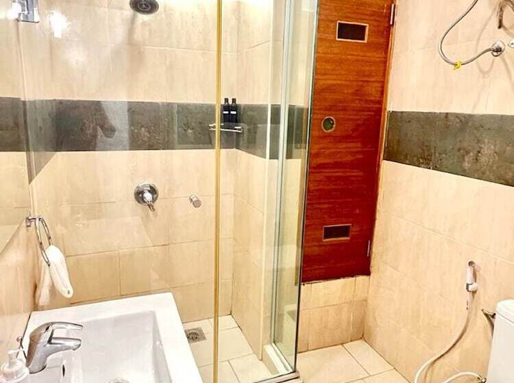 Colosseum Square Luxury Apartments