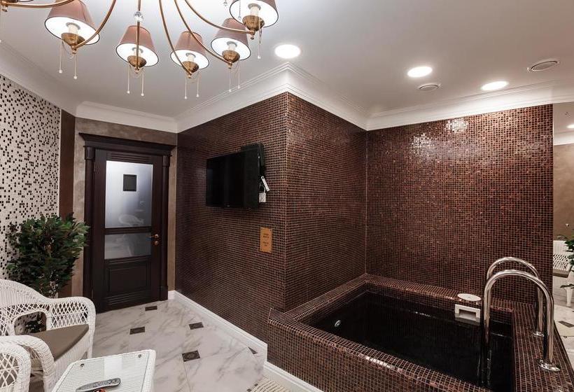 هتل Novomoskovskaya