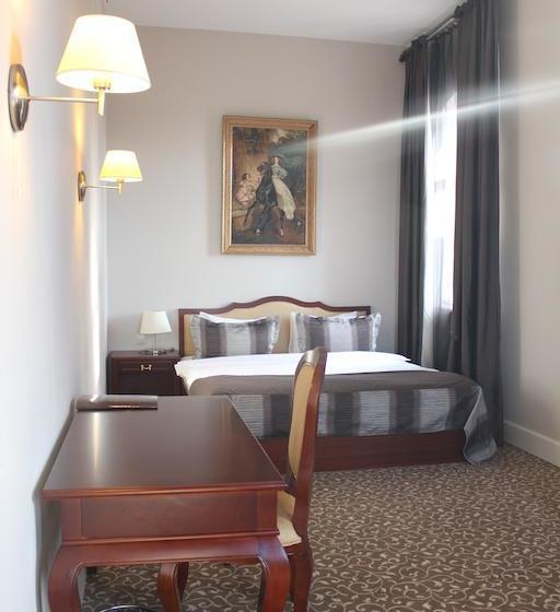 هتل Novomoskovskaya