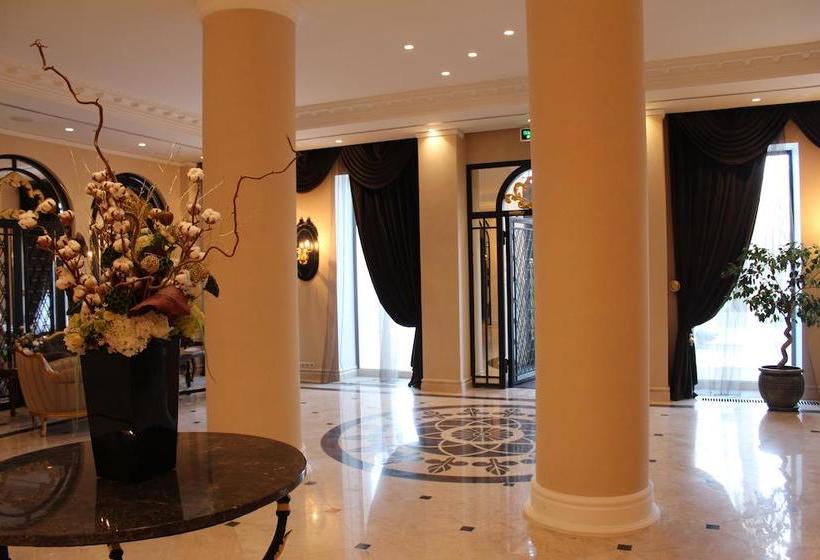 هتل Novomoskovskaya