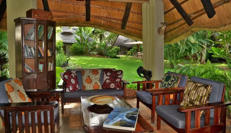 هتل Bayete Guest Lodge