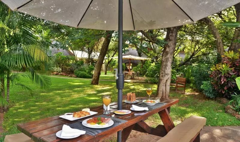 هتل Bayete Guest Lodge