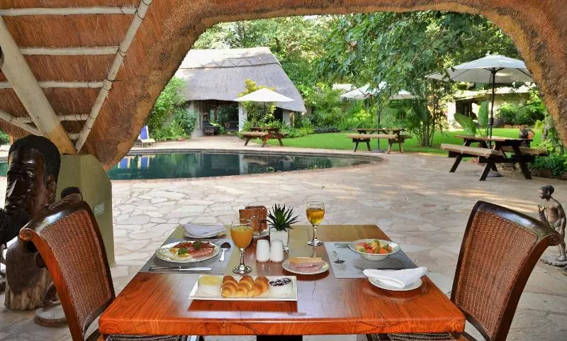 هتل Bayete Guest Lodge