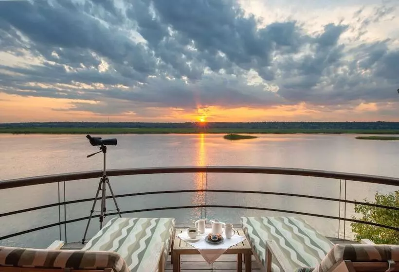 هتل Chobe Water Villas