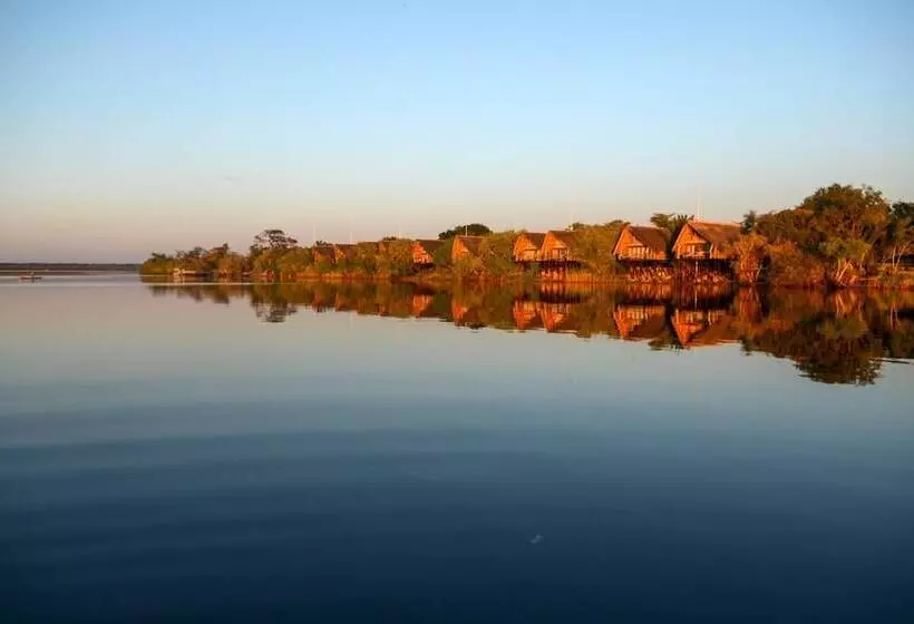 هتل Chobe Water Villas