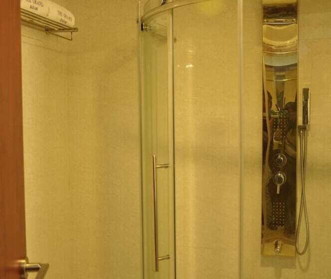 ホテル Grand Clarks Inn