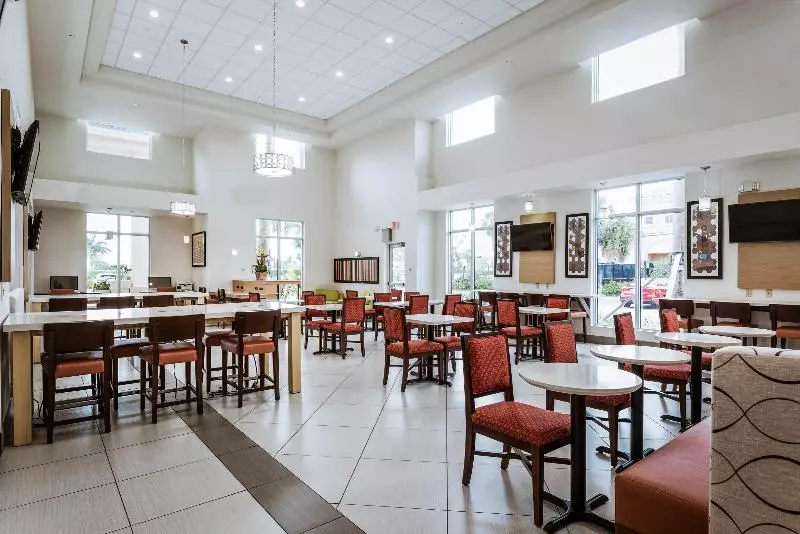 ホテル Holiday Inn Express & Suites Boynton Beach East, An Ihg