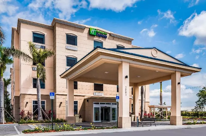 ホテル Holiday Inn Express & Suites Boynton Beach East, An Ihg