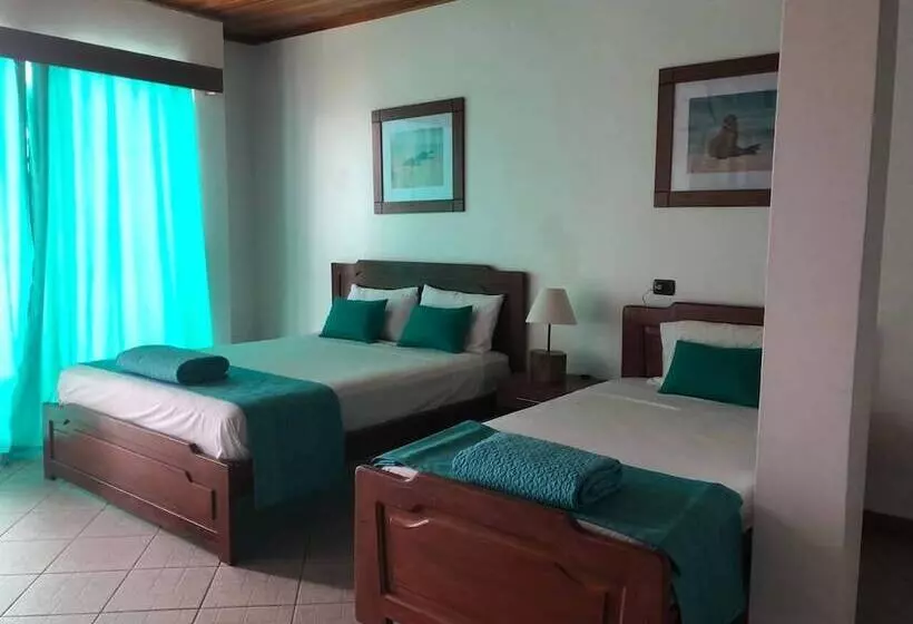 Hotelli Isabela Paradise