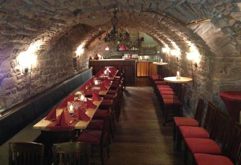 בית מלון כפרי Linde Restaurant &