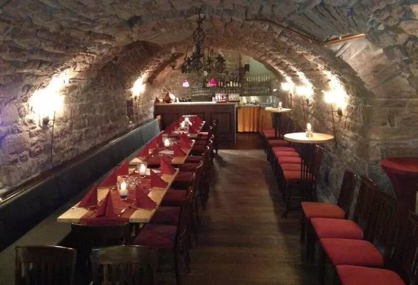 ホテル Linde Restaurant &