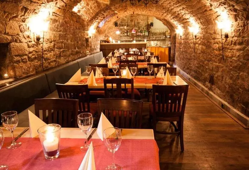 ホテル Linde Restaurant &