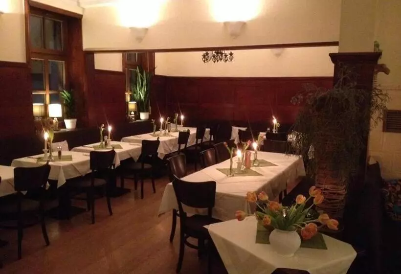 ホテル Linde Restaurant &