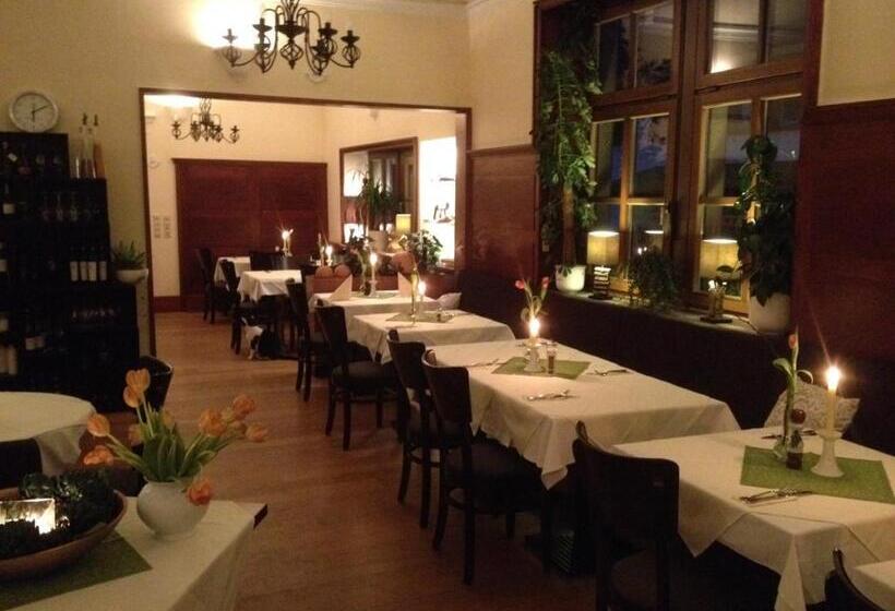 בית מלון כפרי Linde Restaurant &