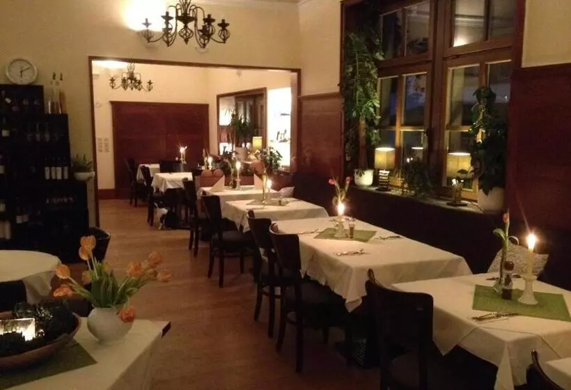 ホテル Linde Restaurant &