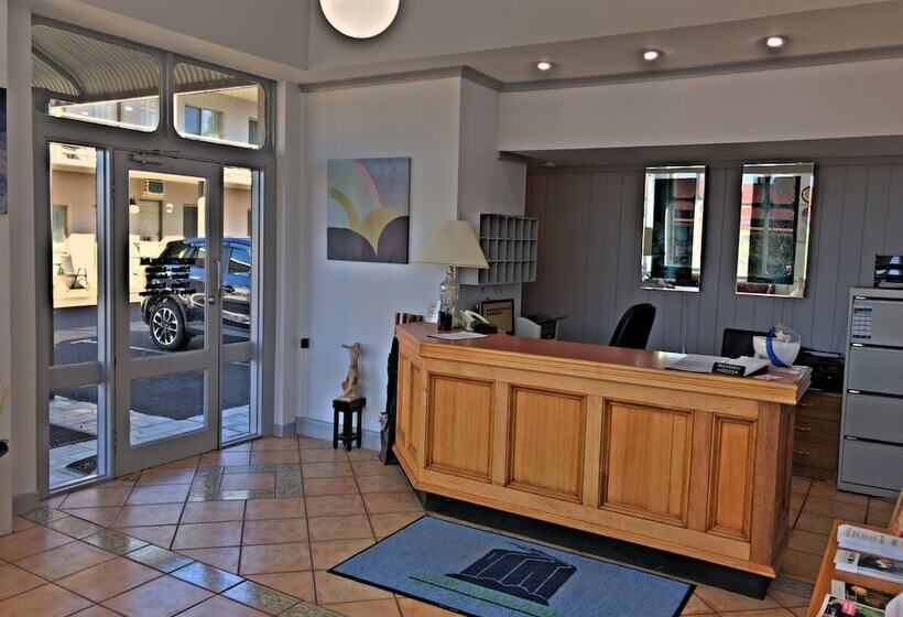 בית מלון כפרי New England Motor Inn