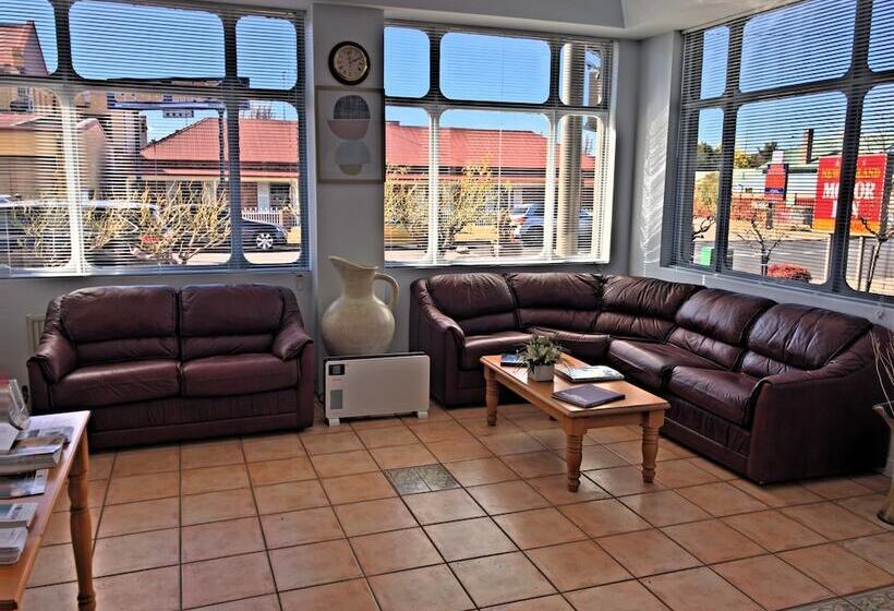 בית מלון כפרי New England Motor Inn